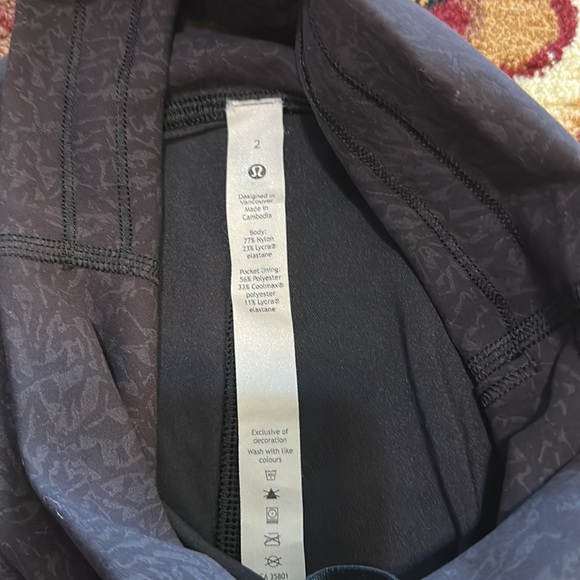 Lululemon wundertrain size 2, 23” leggings - Picture 3 of 3